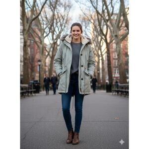 Abercrombie & Fitch - Sage Green Women's Down Parka Winter Coat - Size: Small